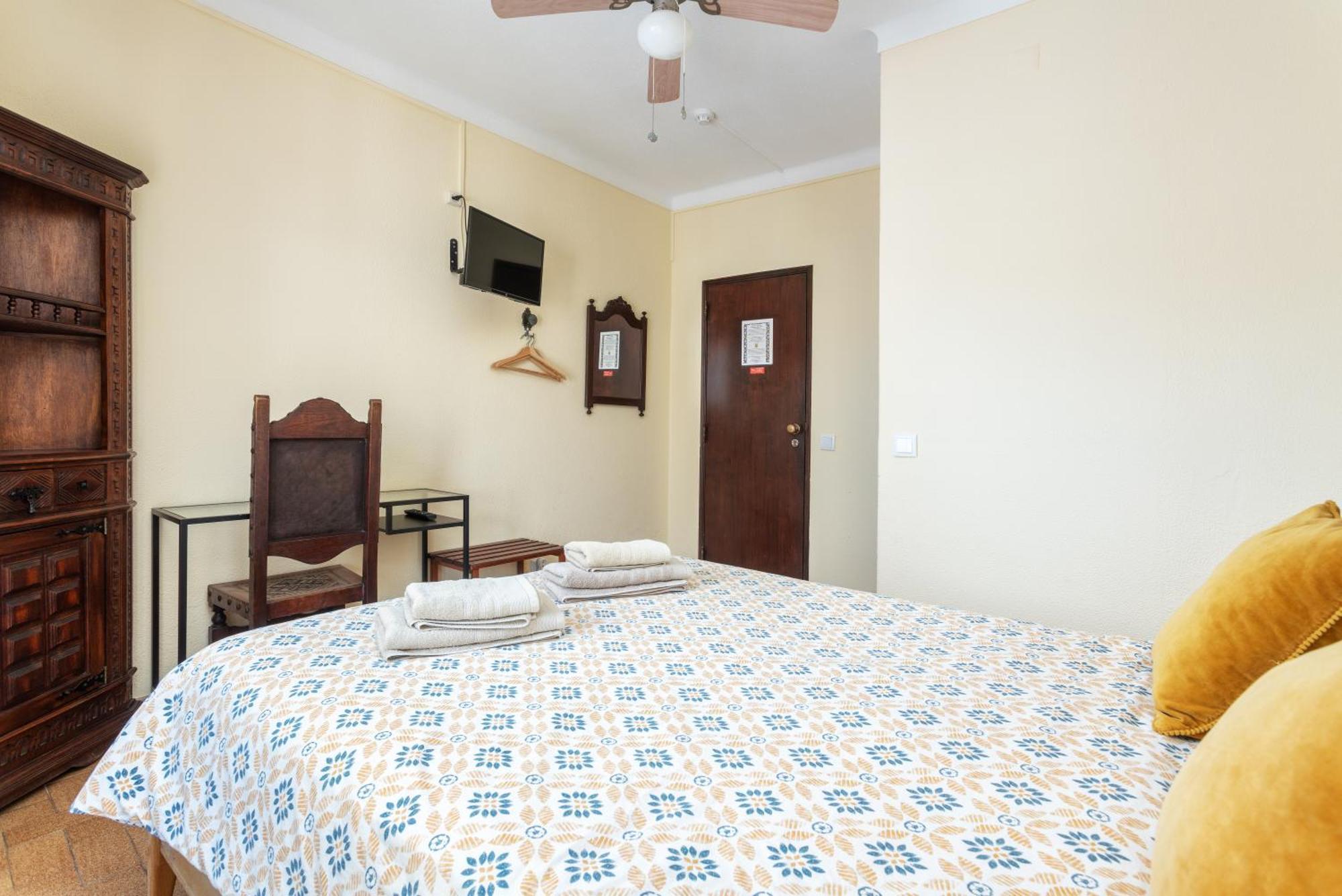 Al - Alojamento Local Pension Bicuar Hotel Olhao Luaran gambar