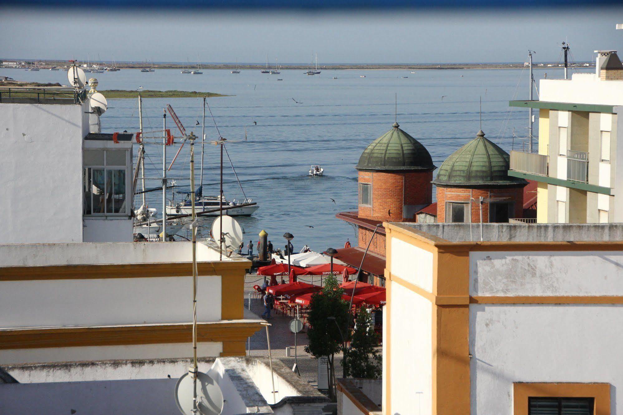 Al - Alojamento Local Pension Bicuar Hotel Olhao Luaran gambar